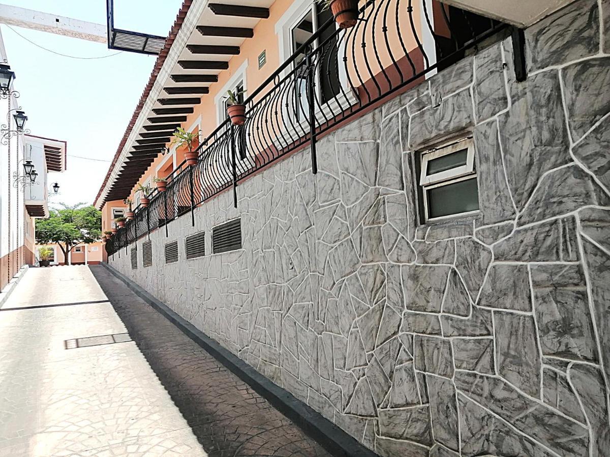 Hotel Aquiles Guadalajara Esterno foto