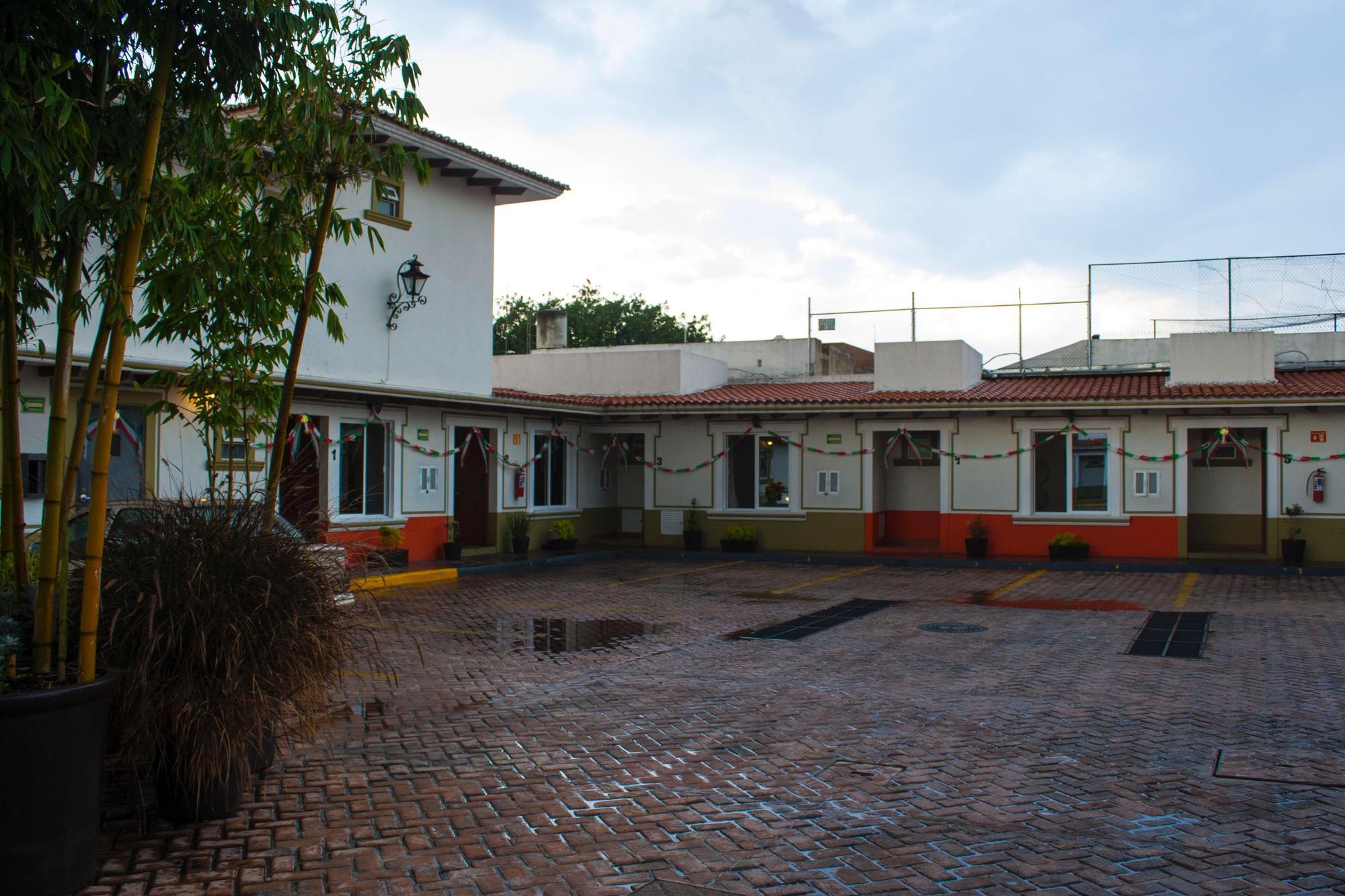 Hotel Aquiles Guadalajara Esterno foto